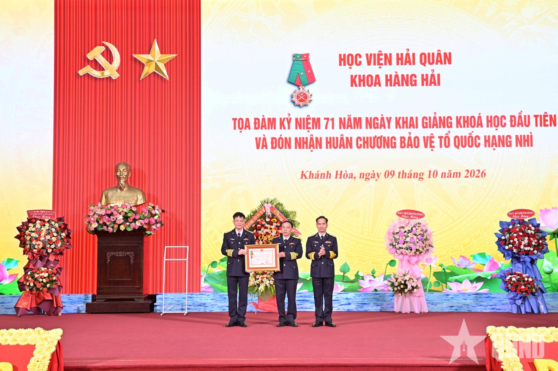 Khoa Hàng hải (Học viện Hải quân) đón nhận Huân chương Bảo vệ Tổ quốc hạng Nhì